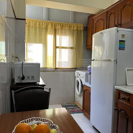 Comfy Old Style 2 Bedrooms - Close Aeroporto Lissabon